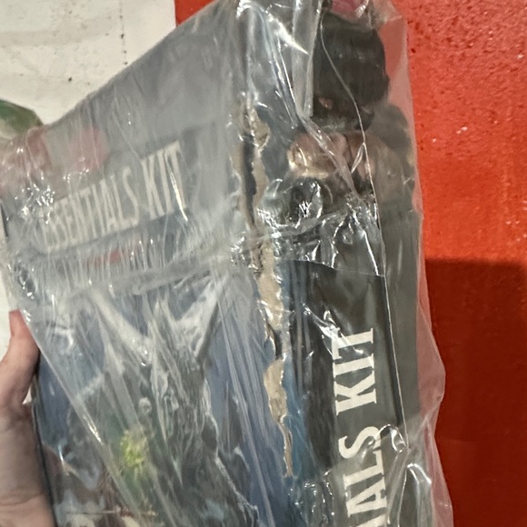 Dungeons & Dragons Essentials Kit - Picture 6 of 7